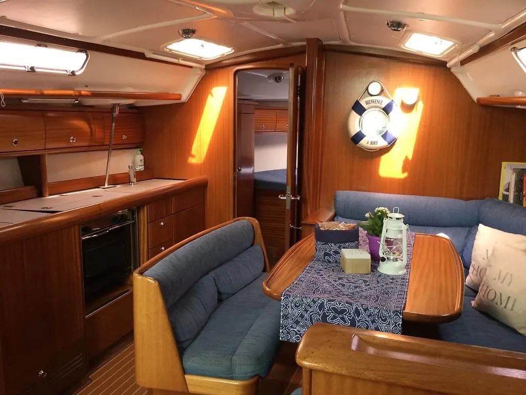 Wind Sardinya Sail Charter Boat Hotel Alghero 3*,  Italia
